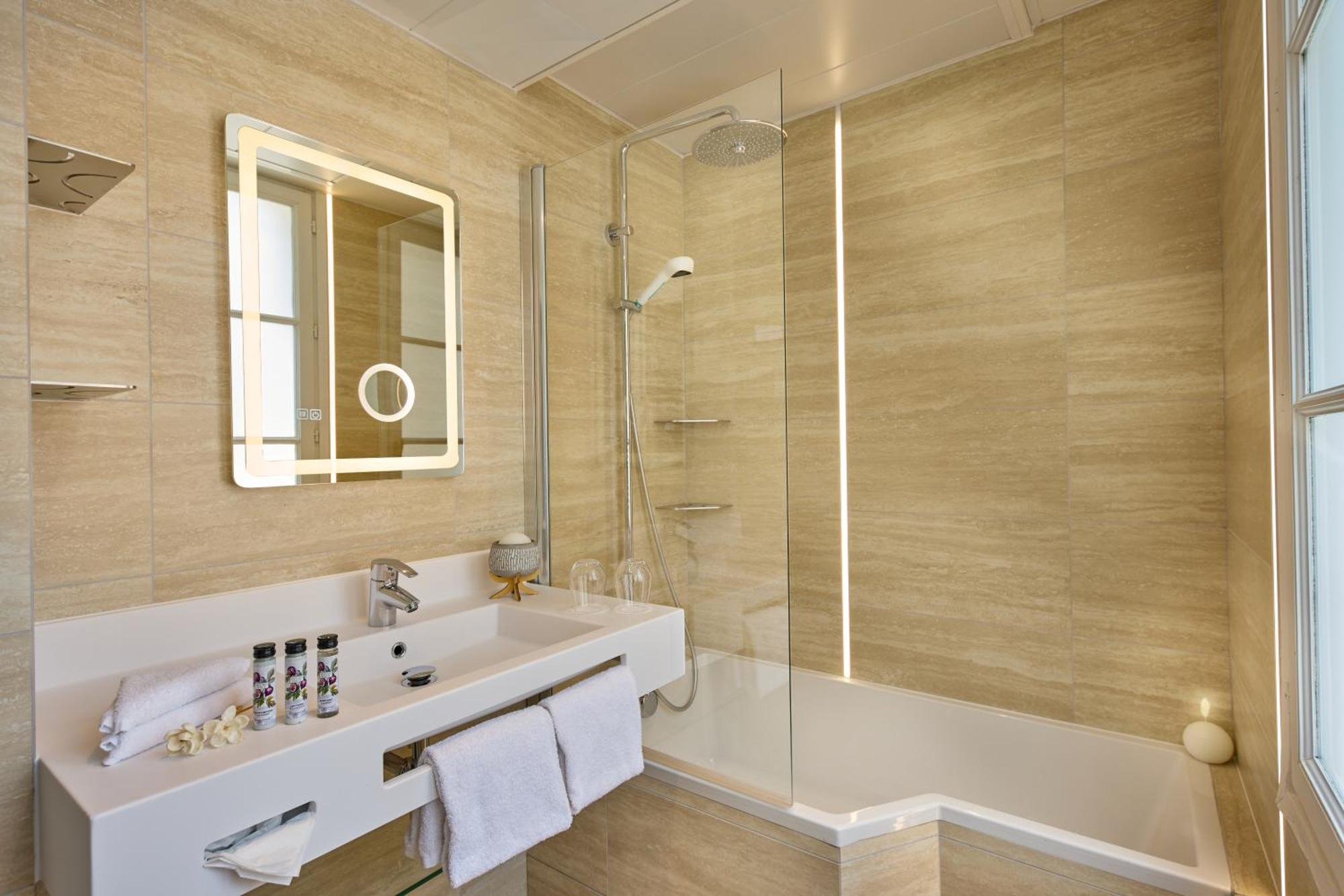 Hotel Le Relais Saint Honoré 4*